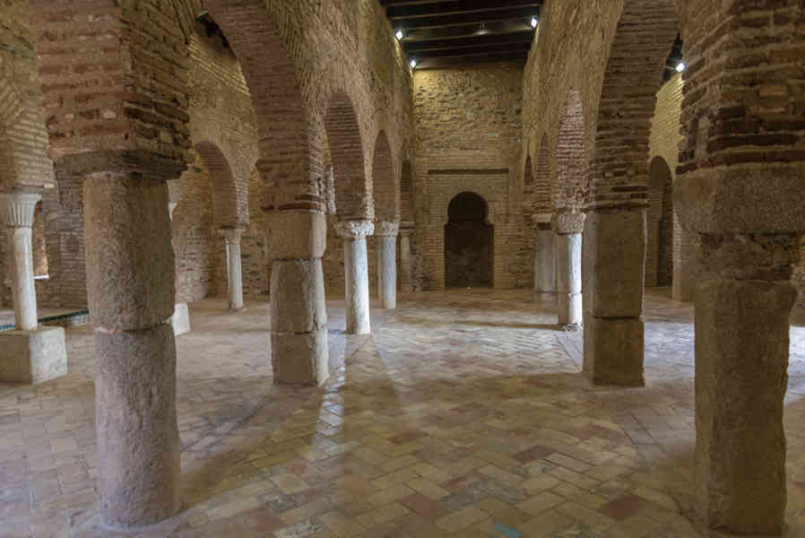 Huelva - Almonaster la Real 32 - fortaleza medieval y mezquita.jpg